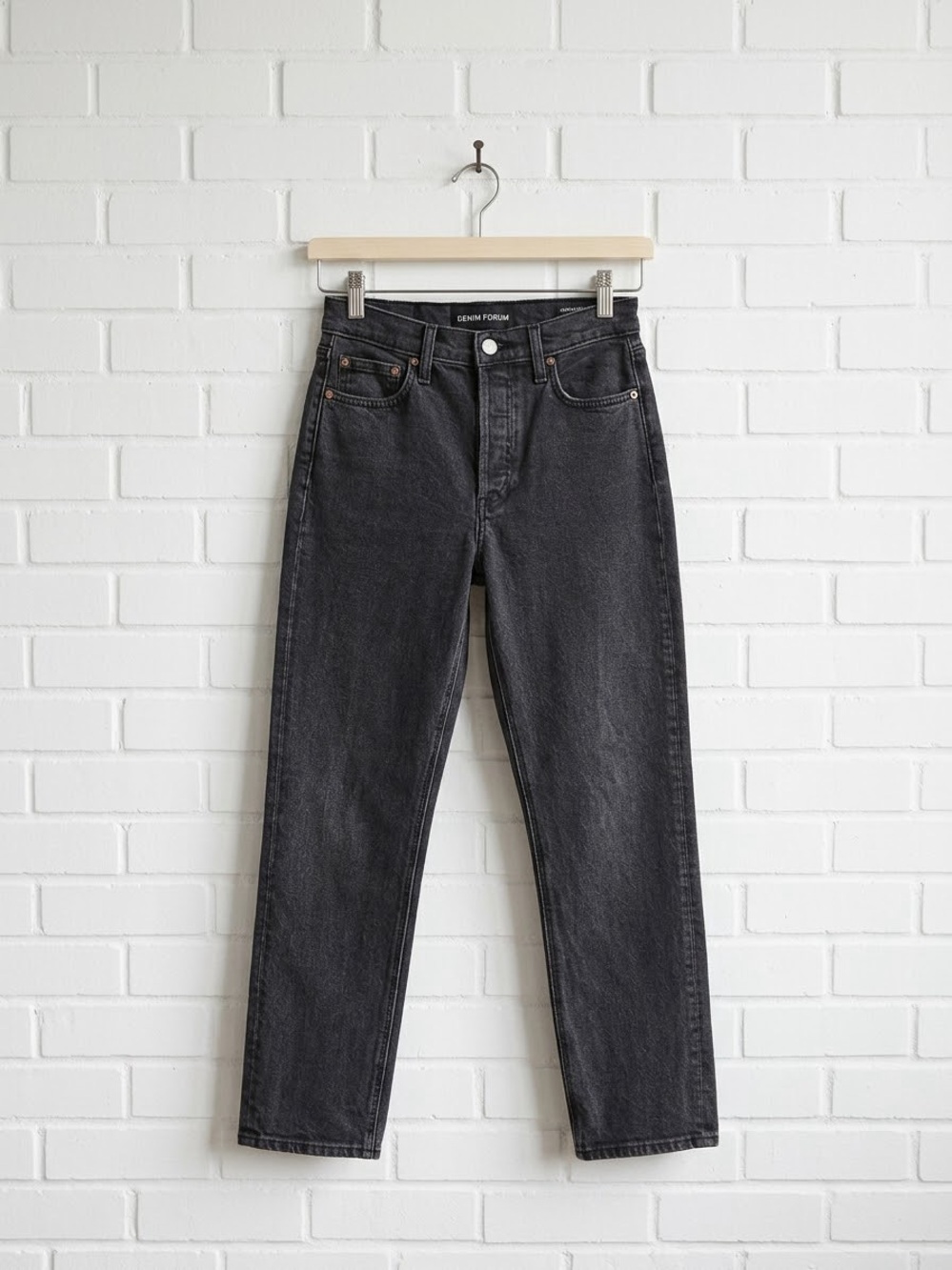 Denim Forum Aritzia The Arlo High Rise Straight Jeans Washed Black 25 (28L)